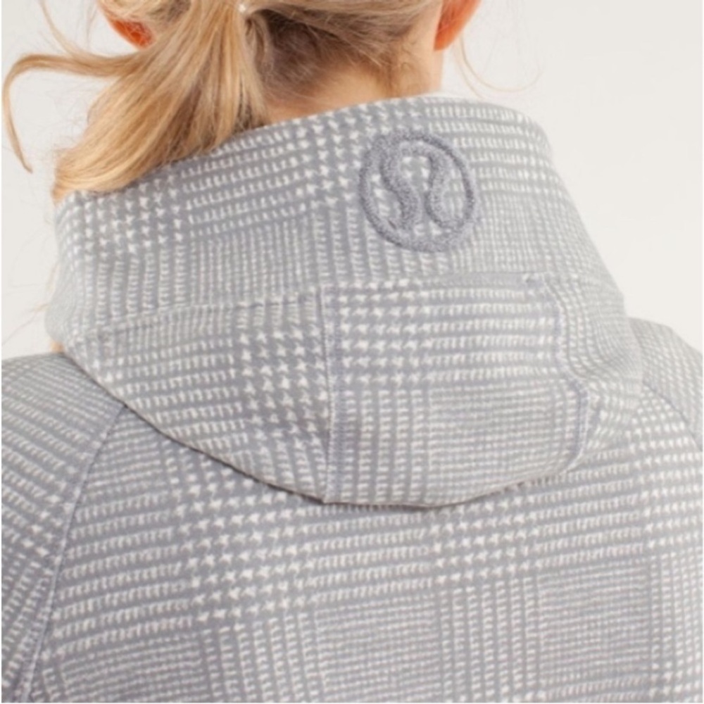 Lululemon Athletica Gray and Cream Jacket - Picture 5 of 13